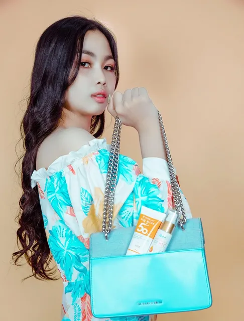 Abera Crossbody Tote